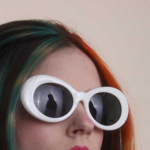 NEW white sunglasses NEW main image 6